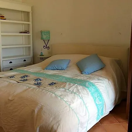 Sardinia Lägenhetshotell Rena Majore